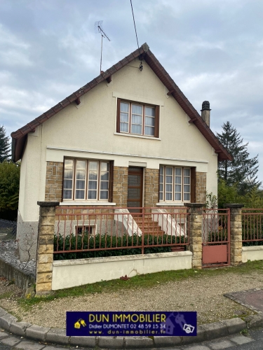 EXCLUSIF, LA GUERCHE SUR L'AUBOIS, Maison avec garage