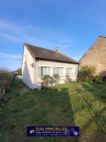 A SAISIR, THAUMIERS, Maison avec garage et dépendances