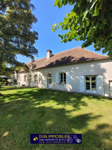 A SAISIR, CHAUMONT, Ancien Prieuré avec Jardin et Carport